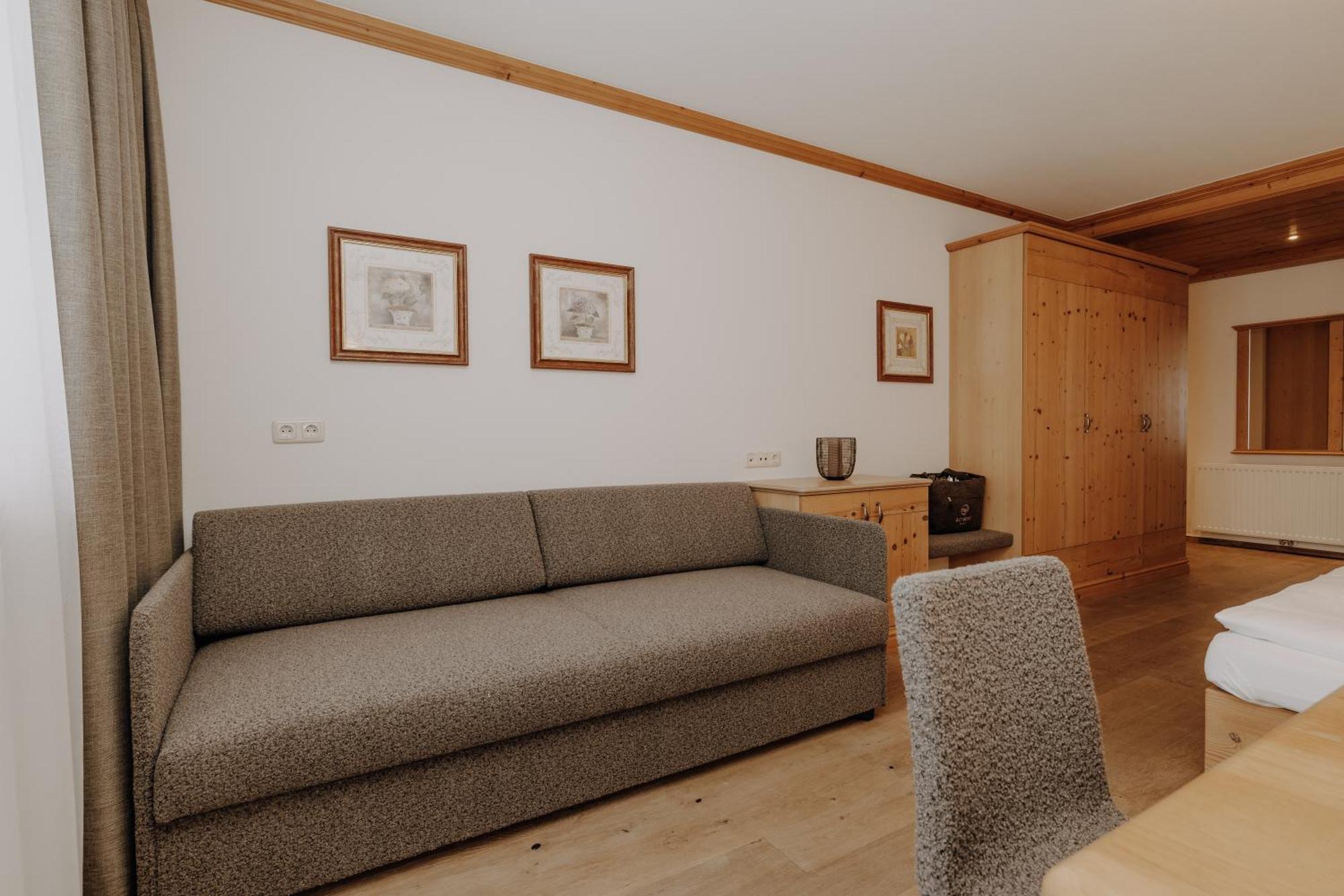 Gut Berg Naturhotel Sankt Johann im Pongau Room photo